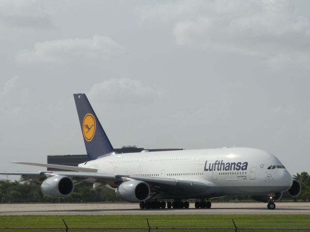 Airbus A380-800 (D-AIMF)