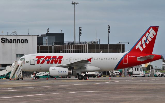 Airbus A319 (PT-MZD) - tam a319 pt-mzd at shannon 25/10/15.