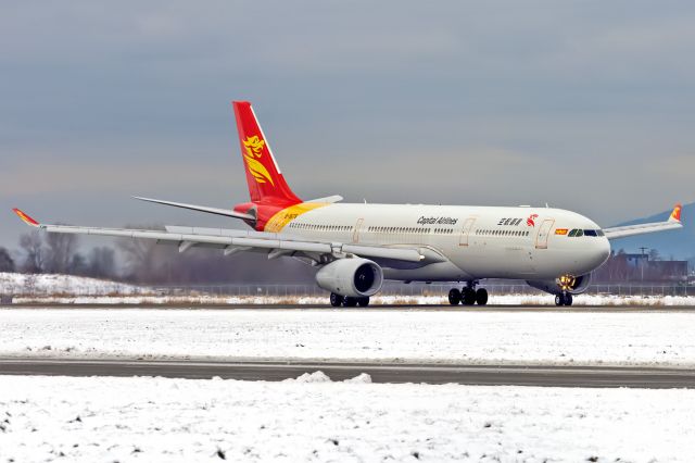 Airbus A330-300 (B-8678)