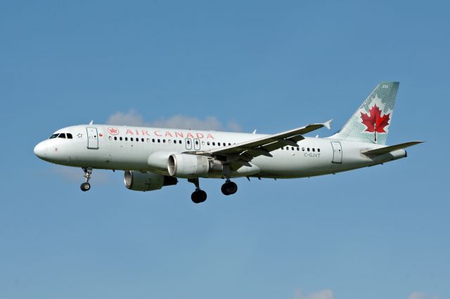 Airbus A320 (C-GVJT)