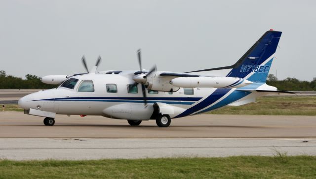 Mitsubishi MU-2 (N718EE)