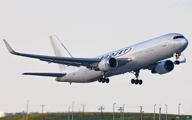 BOEING 767-200 (C-FPCJ)