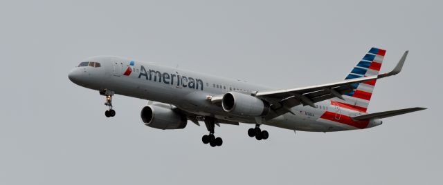 Boeing 757-200 (N196AA) - Shot with a Nikon D3200 w/ Nikkor 70-300mmbr /Best viewed in Full Size