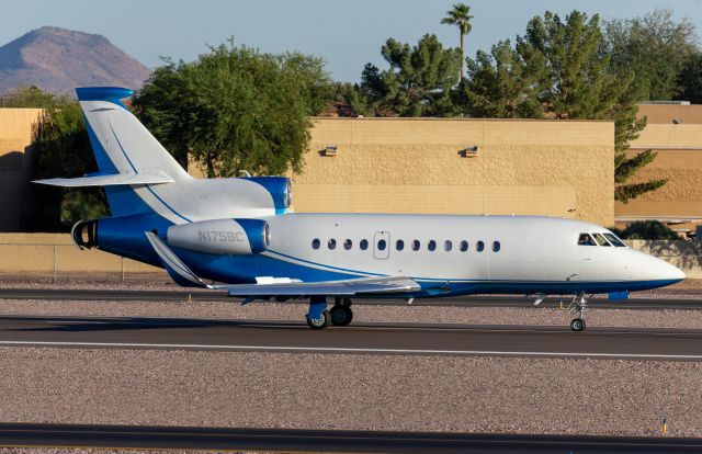 Dassault Falcon 900 (N175BC)