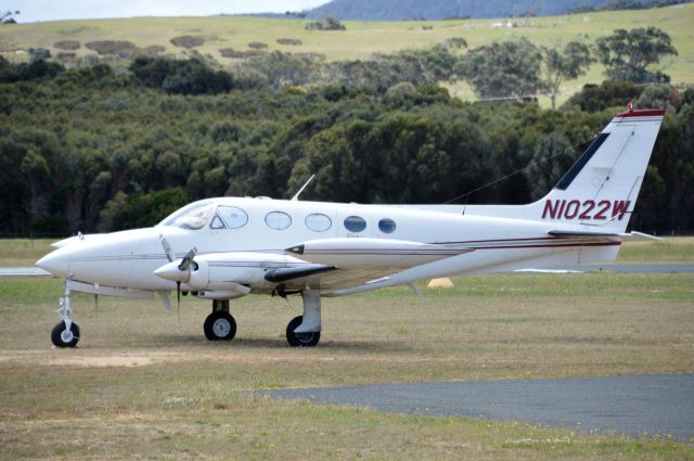 Cessna 340 (N1022W) - C340 at Flinders Island, Jan 2018