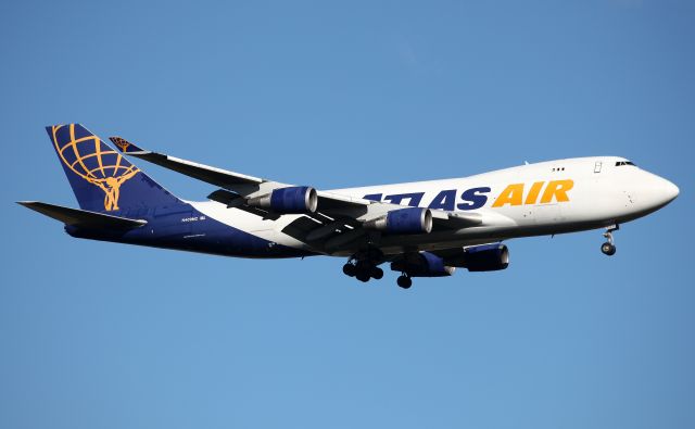 Boeing 747-400 (N409MC) - Short Final to Rwy 25