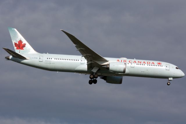 Boeing 787-9 Dreamliner (C-FPQB) - Air Canada B789 operating LHR-Montreal seen on approach to Boston Logan - diverting due to weather on June 16, 2022. 