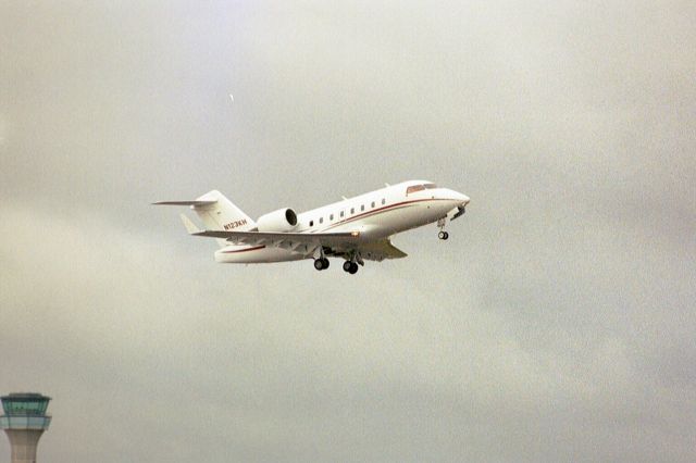 Canadair Challenger (N123KH) - Dec-04