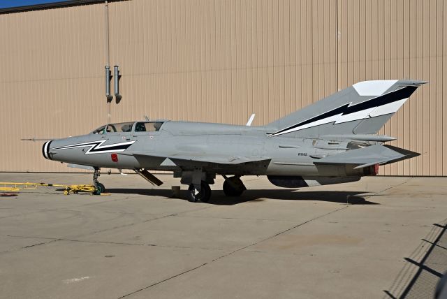 MIKOYAN MiG-21 (N1165)