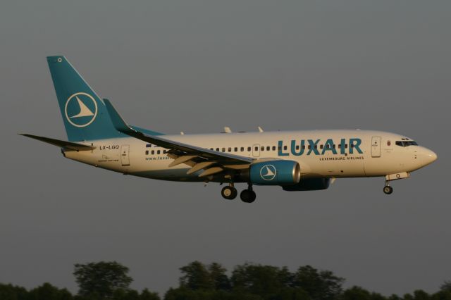 Boeing 737-700 (LX-LGQ) - July 14, 2005 - arrived at Luxembourg