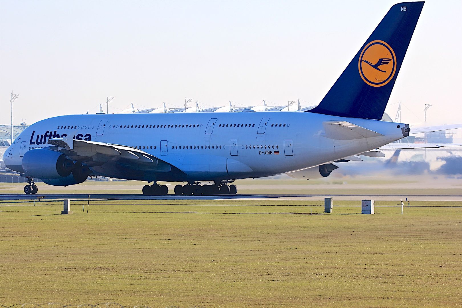 Airbus A380-800 (D-AIMB)