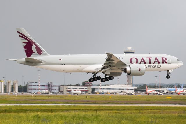 BOEING 777-200LR (A7-BFX)