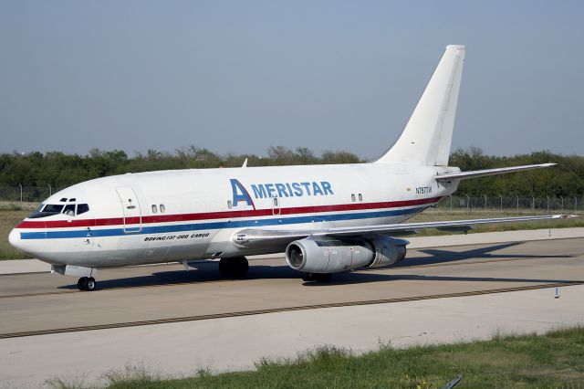 Boeing 737-200 (N767TW) - Oct. 6, 2006.