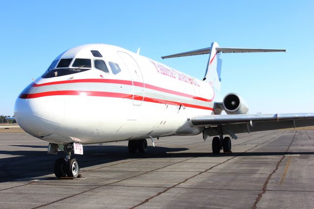 Douglas DC-9-10 (N915CK) - A Kalitta Charters II McDonnell Douglas DC-9-10 on the general aviation ramp at Carl T. Jones Field, Huntsville International Airport, AL - January 7, 2016.