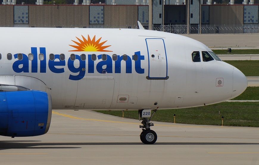 Airbus A320 (N220NV)