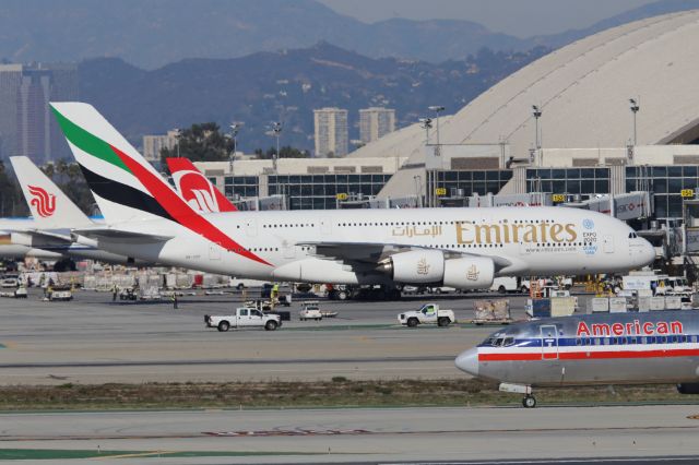 Airbus A380-800 (A6-EOF)