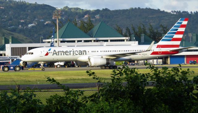 Boeing 757-200 (N184AN)