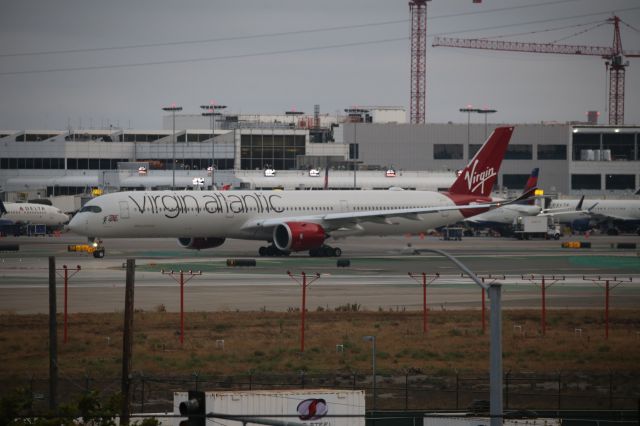 Airbus A350-1000 (G-VRNB)