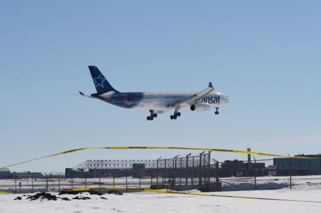 Airbus A330-300 (C-GCTS) - Final approach on runway 24R