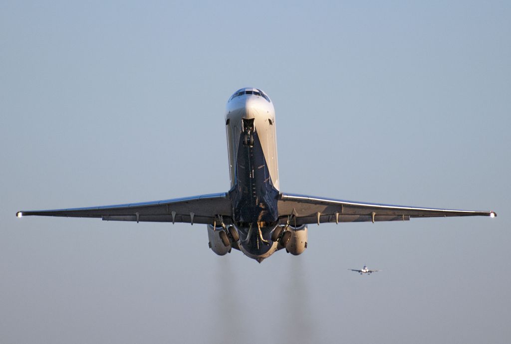 McDonnell Douglas MD-88 (N903DE) - Seen at KDCA on 7/11/2010.      http://discussions.flightaware.com/profile.php?mode=viewprofile&u=2692