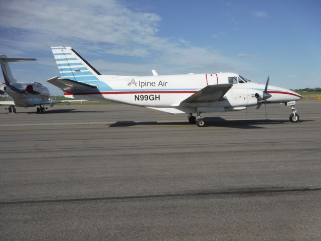 Beechcraft Airliner (N99GH)