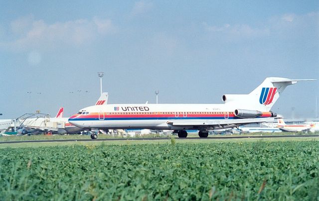 Boeing 727-100 — - United B727 archief