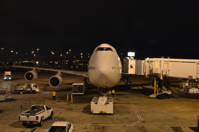 Boeing 747-400 (VH-OEI) - -OEI gets ready to make it's way to Brisbane on one of the world's longest flights. Earlier this aircraft diverted to El Paso because of storms in Dallas.