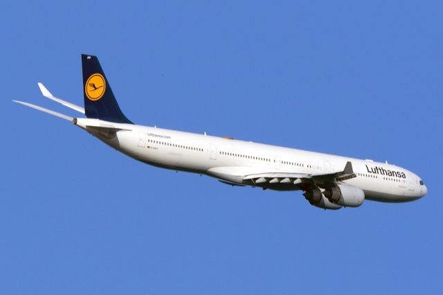 Airbus A340-200 (D-AIHY)