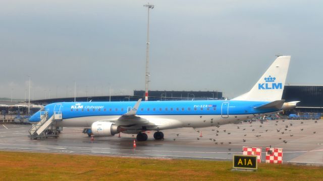 Embraer ERJ-190 (PH-EZR) - KLM Cityhopper Embraer ERJ-190STD PH-EZR in Amsterdam 