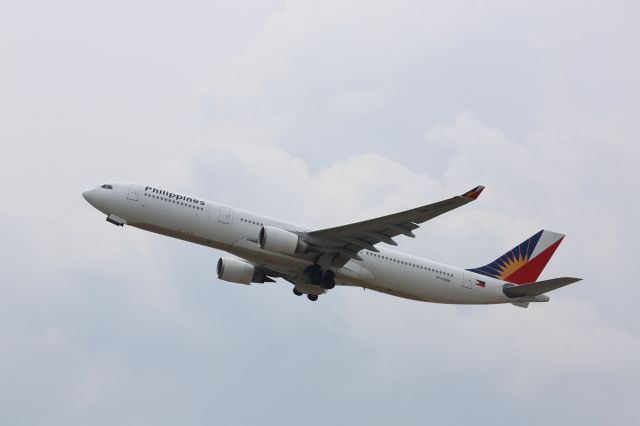 Airbus A330-300 (RP-C3330)