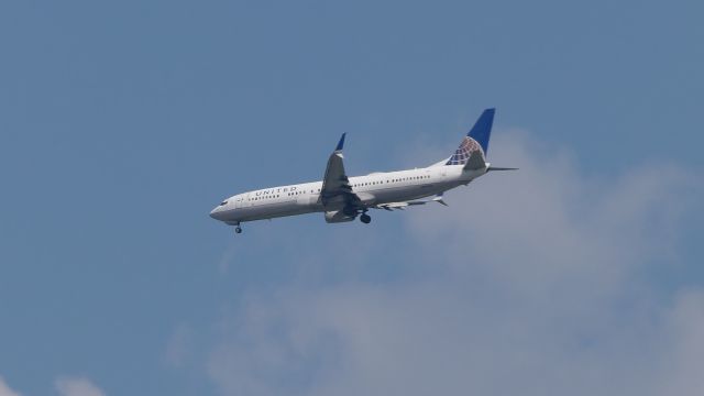 Boeing 737-900 (N39475)