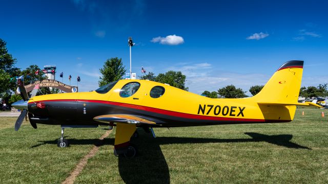 Lancair Evolution (N700EX)