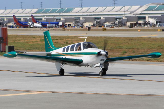 Beechcraft Bonanza (36) (N3704A)