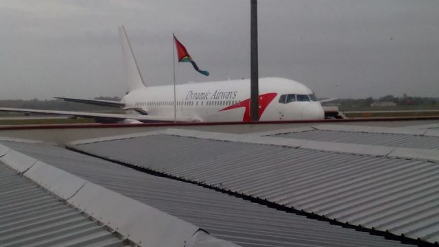 BOEING 767-200 (N253MY)