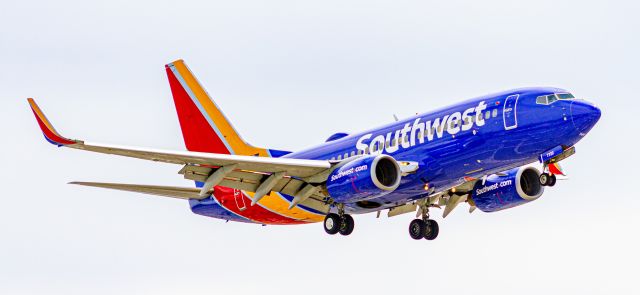 Boeing 737-700 (N7722B)