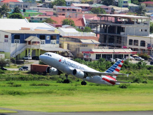 Airbus A319 (N713UW)