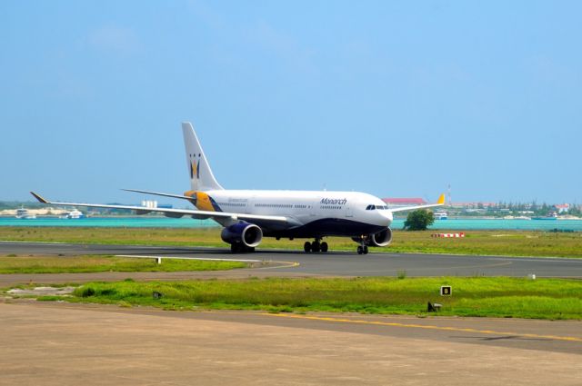 Airbus A330-200 (G-EOMA) - 2008 - Landing in Male, gateway to the Maldives