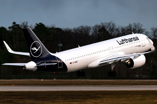 Airbus A320 (D-AINO)