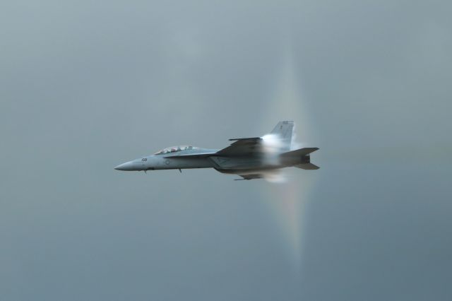 McDonnell Douglas FA-18 Hornet (16-8928) - A US Navy F/A-18F Super Hornet (168928/156, cn F274) pushing the envelope on an overcast day during the 2016 Toledo Air Show on 16 Jul 2016.