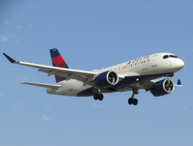 Airbus A220-100 (N109DU) - Landing RWY 20R