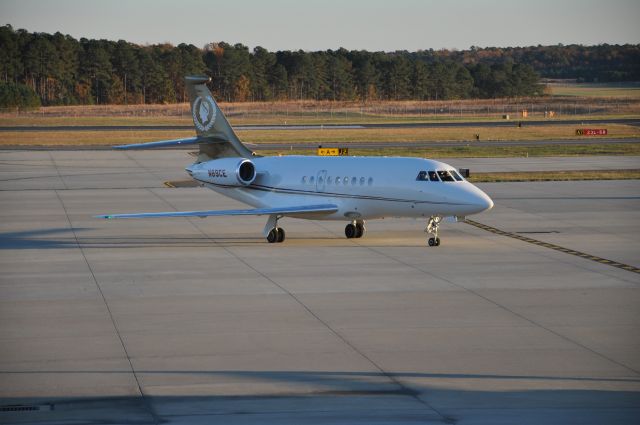 Dassault Falcon 2000 (N89CE) - N89CE arriving from KMQI for fuel before heading off to KLAS