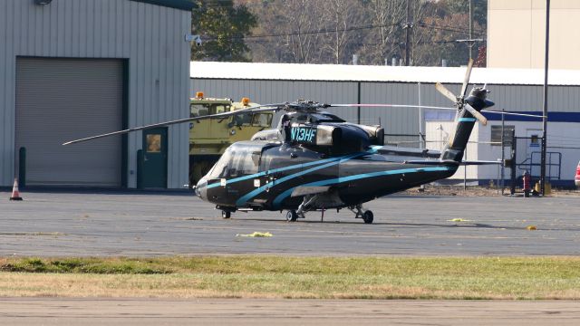 Sikorsky S-76 (N13HF)
