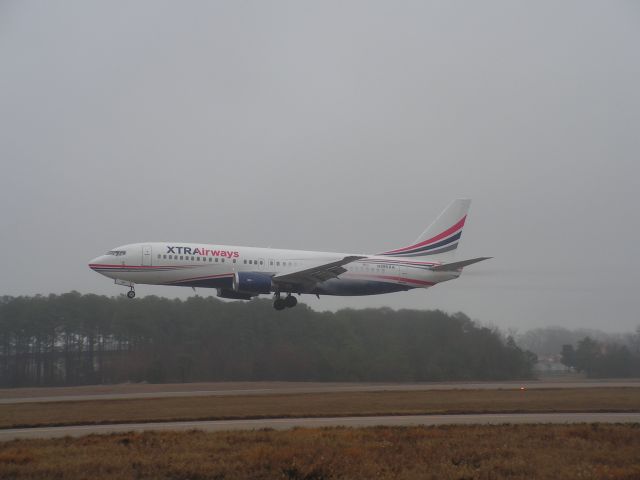 BOEING 737-400 (N285XA)