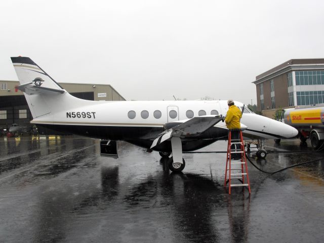 British Aerospace Jetstream Super 31 (N569ST) - First class service at the FBO of CFM Corporate Flight Management.