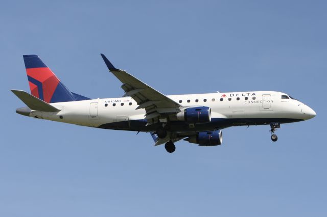 Embraer 170/175 (N815MD) - April 21, 2014 - arrived Washington Reagan