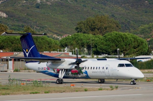 de Havilland Dash 8-300 (OE-LSB)