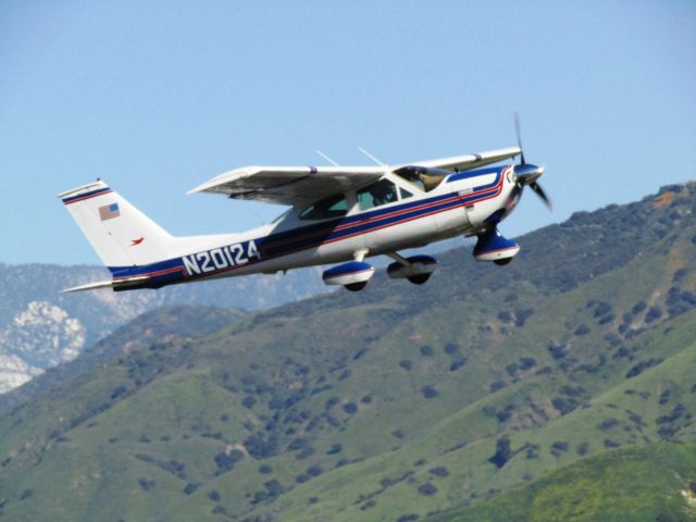 Cessna Cardinal (N20124) - Taking off RWY 8L
