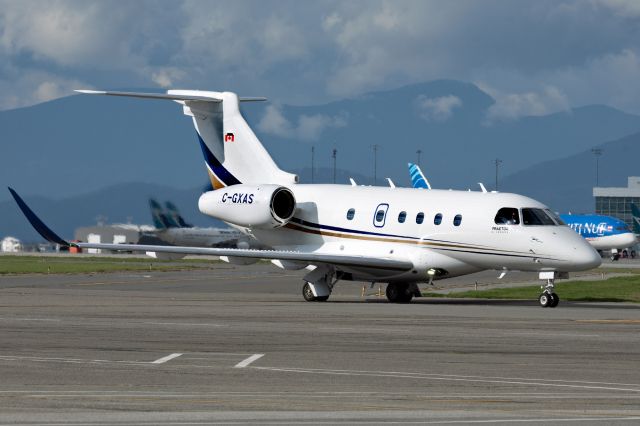 Embraer Legacy 450 (C-GXAS)