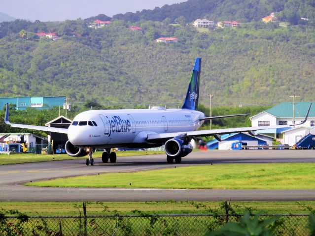 Airbus A321 (N961JT)