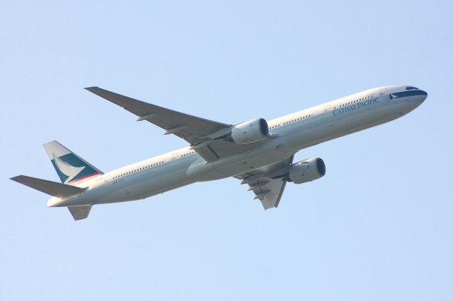 BOEING 777-300 (B-HNO)